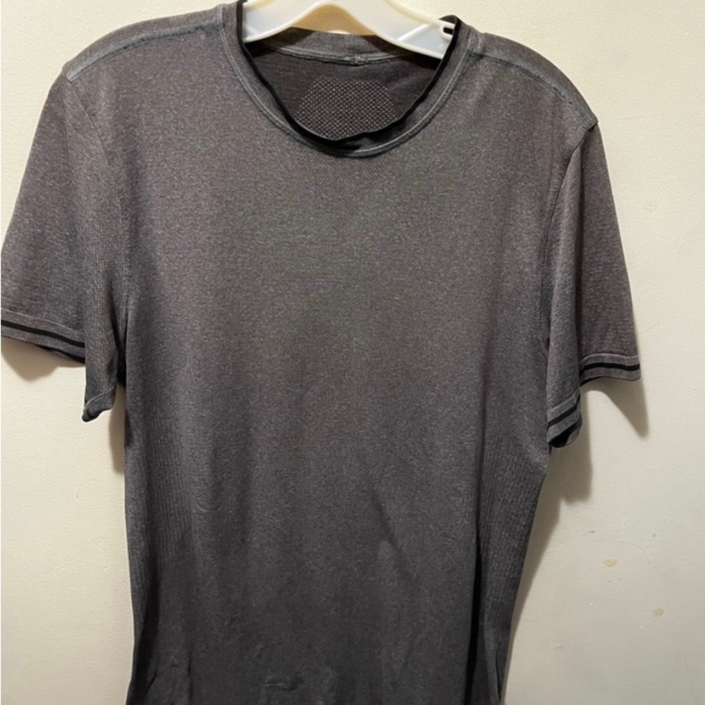 Lululemon metal vent tech